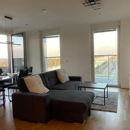 Luxury Waterfront Sky Residence Βιέννη Εξωτερικό φωτογραφία
