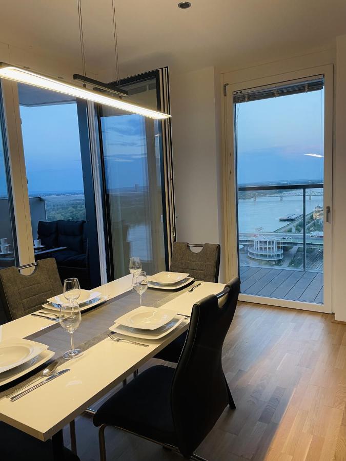Luxury Waterfront Sky Residence Βιέννη Εξωτερικό φωτογραφία
