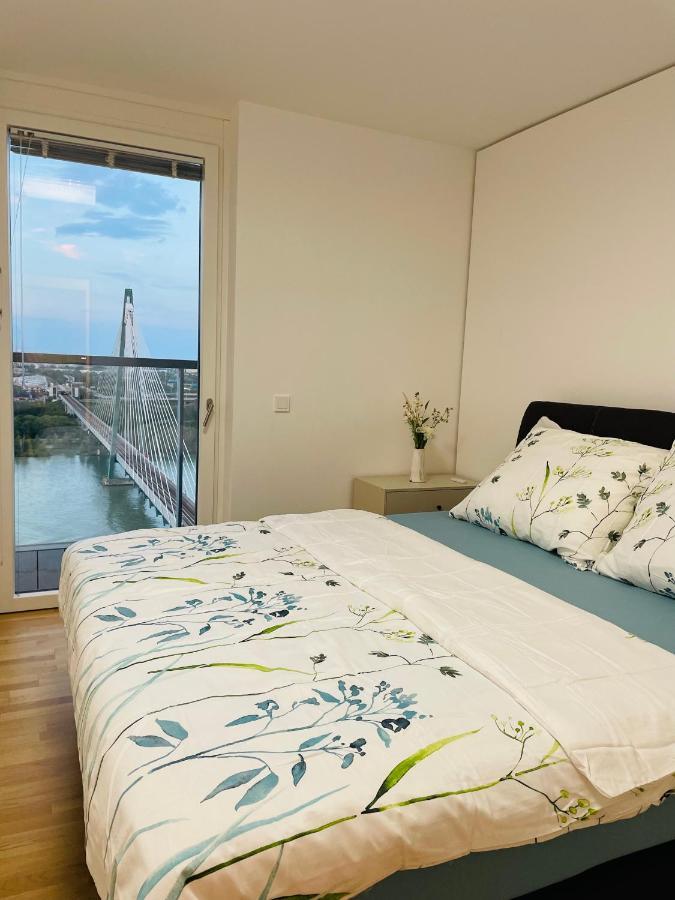 Luxury Waterfront Sky Residence Βιέννη Εξωτερικό φωτογραφία