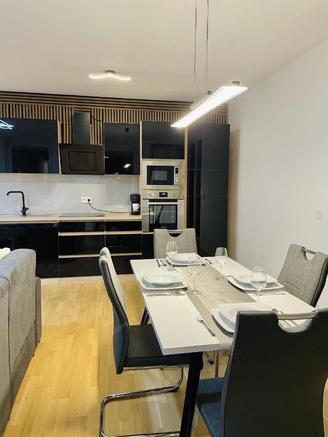 Luxury Waterfront Sky Residence Βιέννη Εξωτερικό φωτογραφία